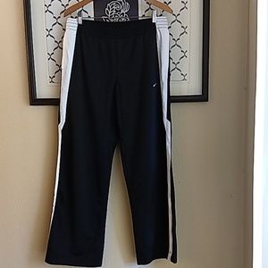 Nike women's wide leg athletic pants